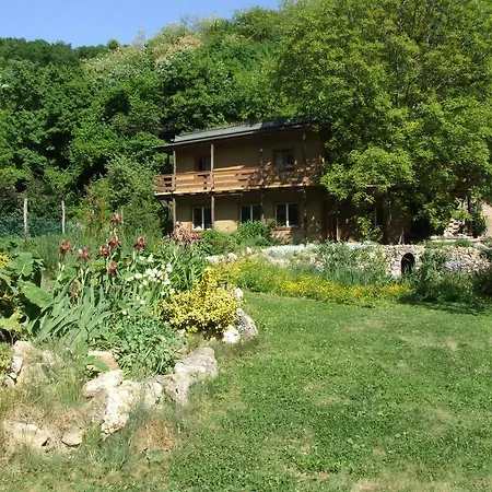 Guest house Kismelyvolgyi Vendeghaz Pecs