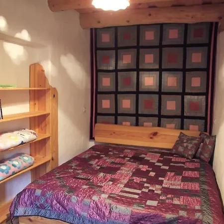 Kismelyvolgyi Vendeghaz Guest house 2*