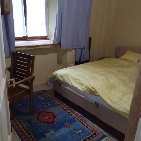 Kismelyvolgyi Vendeghaz 2* Pecs